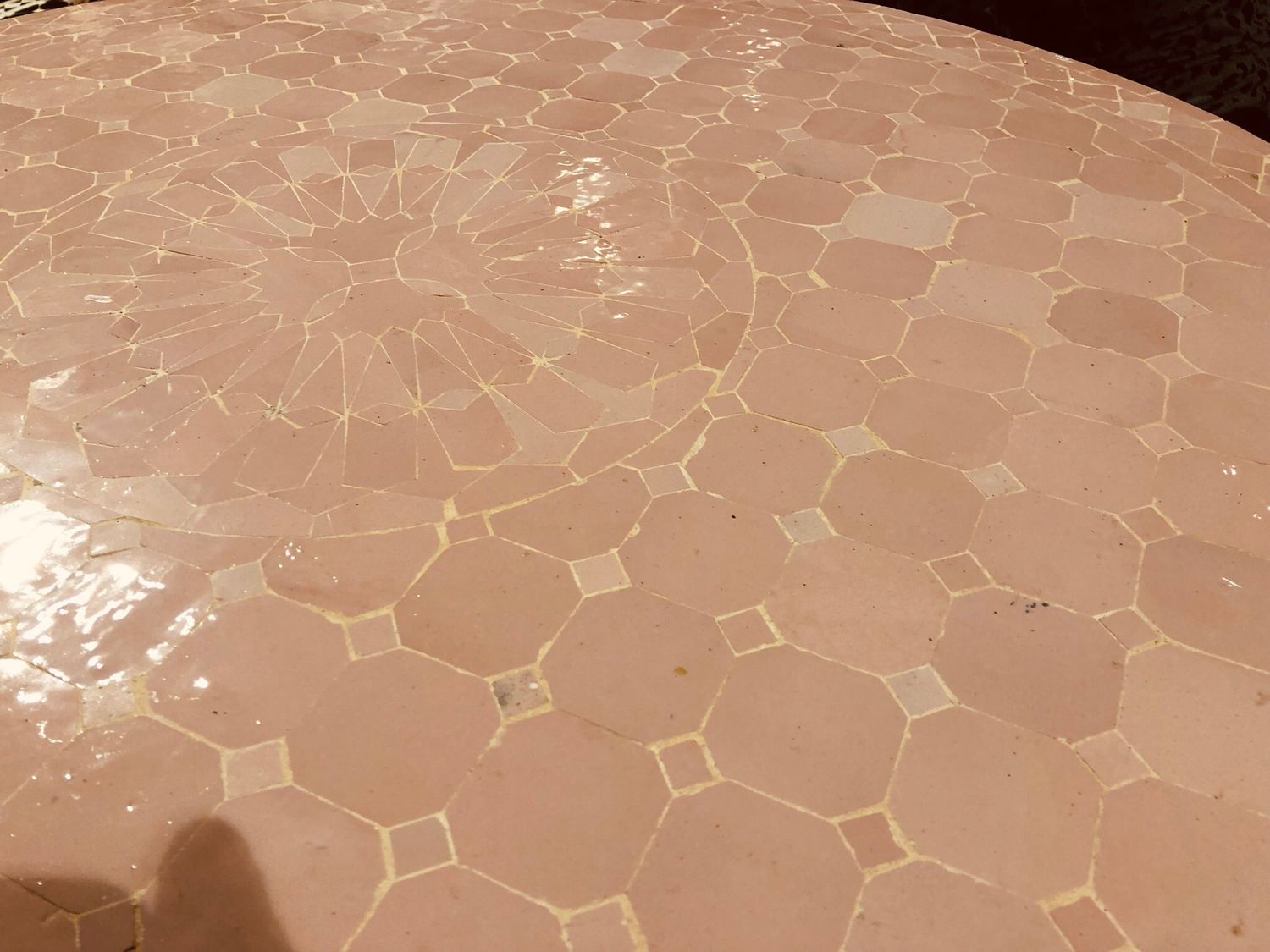 Marokkaanse Mozaiek tafel (blad) Met ROZET  Roze Uni 100 cm Handgemaakt 