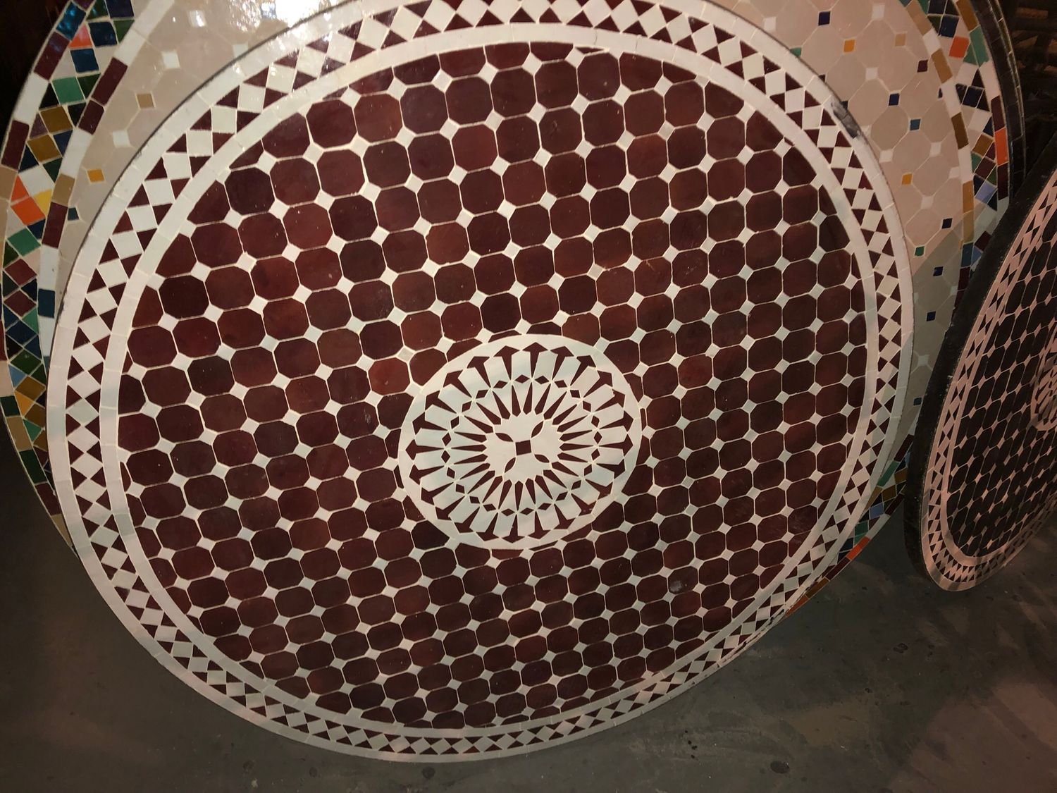 Marokkaanse Mozaiek tafel (blad) Met ROZET  Bordeaux rood- Wit 120 cm Nw