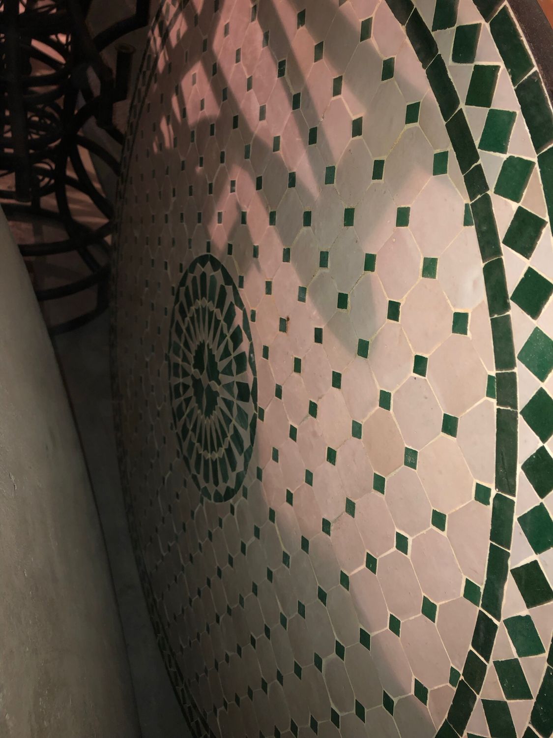 Marokkaanse Mozaiek tafel (blad) Met ROZET  120 cm  Creme-Groen nw