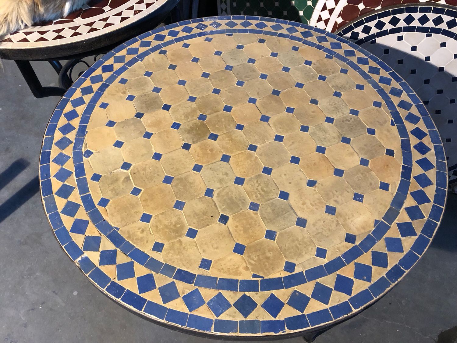 Marokkaanse Mozaiek tafel (blad) 70 cm Terra-Cotta / Lichtblauw Handgemaakt — detail 3