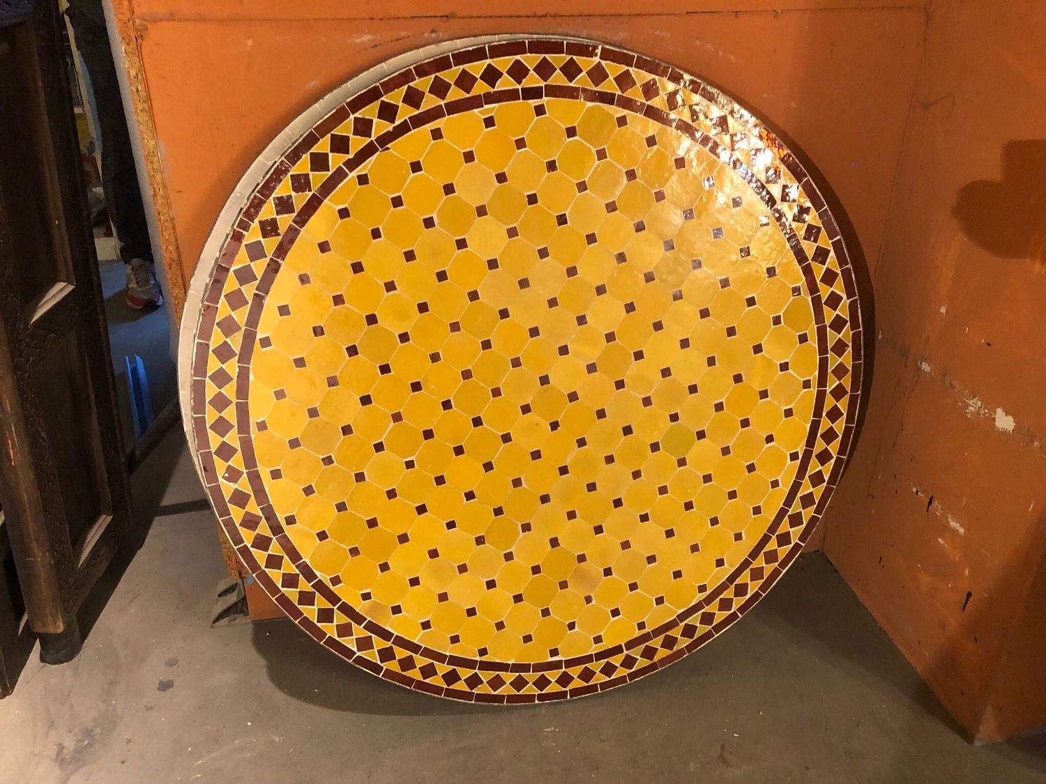 Marokkaanse Mozaiek tafel (blad) 100 cm Geel-Bordeauxrood Handgemaakt N 