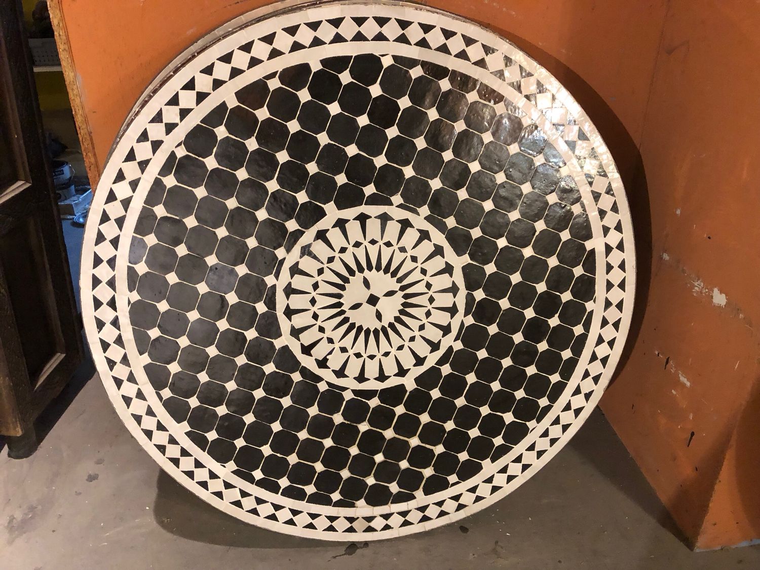 Marokkaanse Mozaiek tafel (blad) 100 cm Met Rozet Zwart-Wit Handgemaakt N 