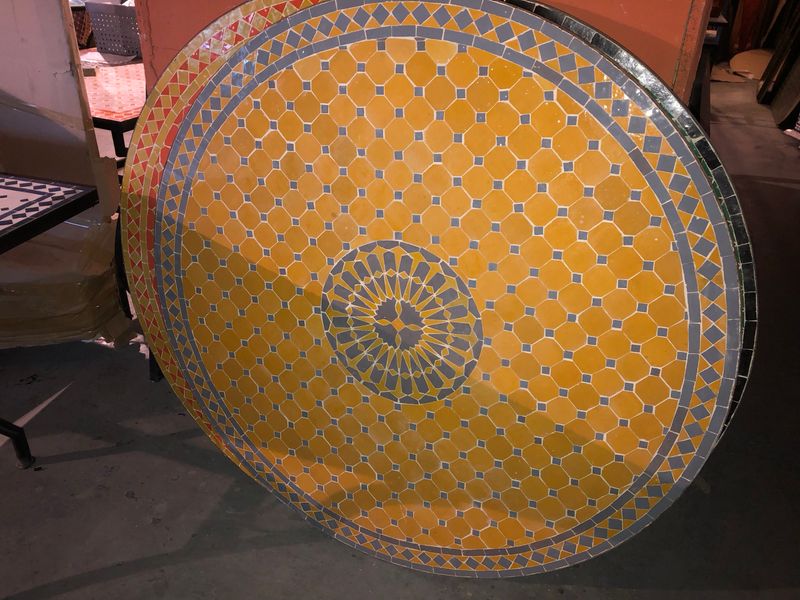 Marokkaanse Mozaiek tafel (blad) Met ROZET  120 cm  Geel-Grijs N