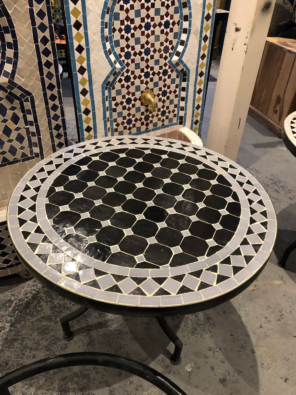Marokkaanse Mozaiek tafel (blad) 60 cm Zwart-Grijs Handgemaakt — detail 4