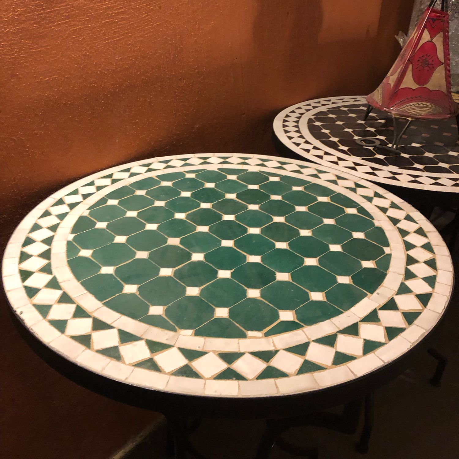 Marokkaanse Mozaiek tafel (blad) 60 cm Groen-Wit Handgemaakt — detail 2