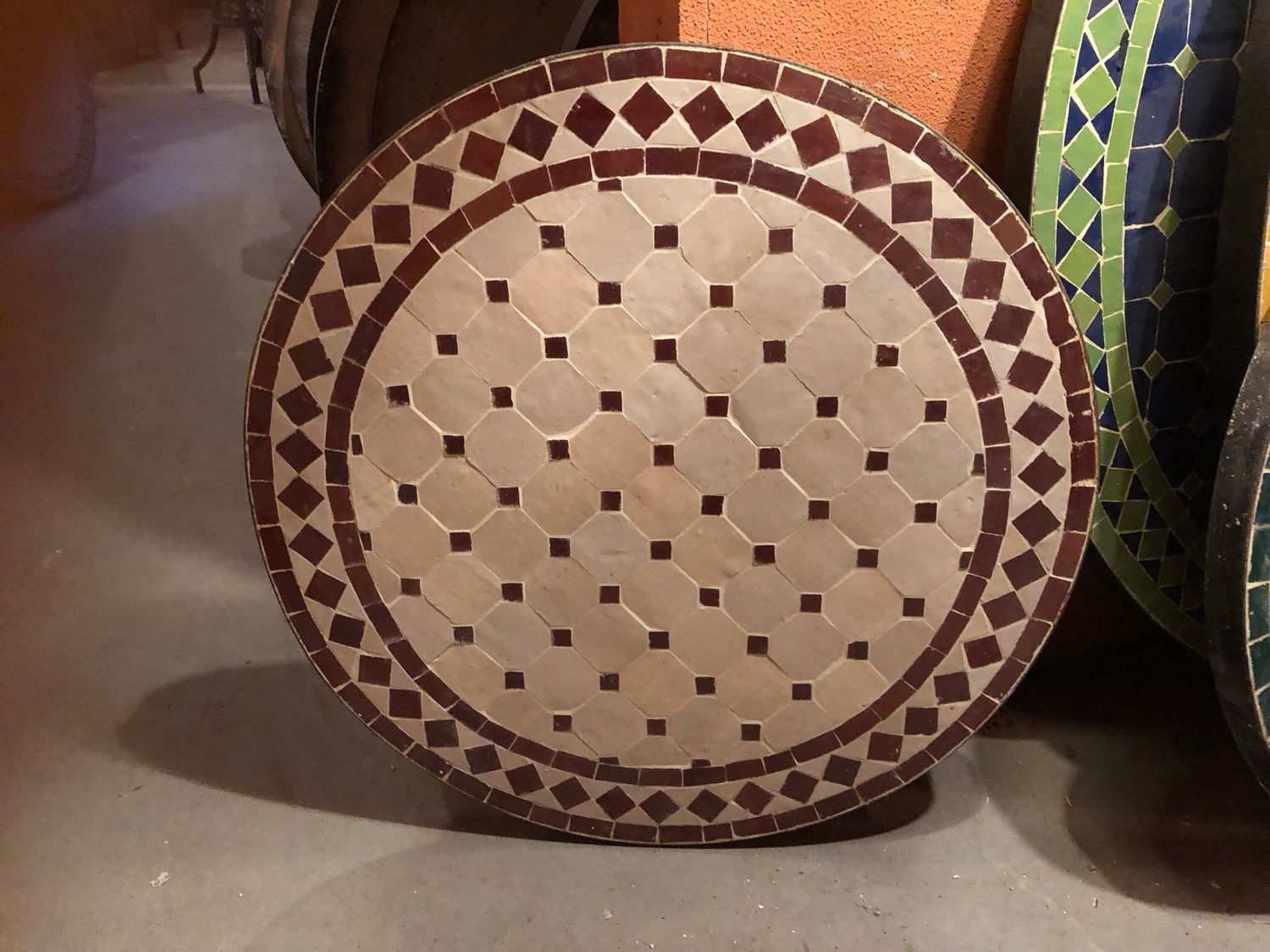 Marokkaanse Mozaiek tafel (blad) 60 cm - Creme-Rood emaillé Handgemaakt — detail 5