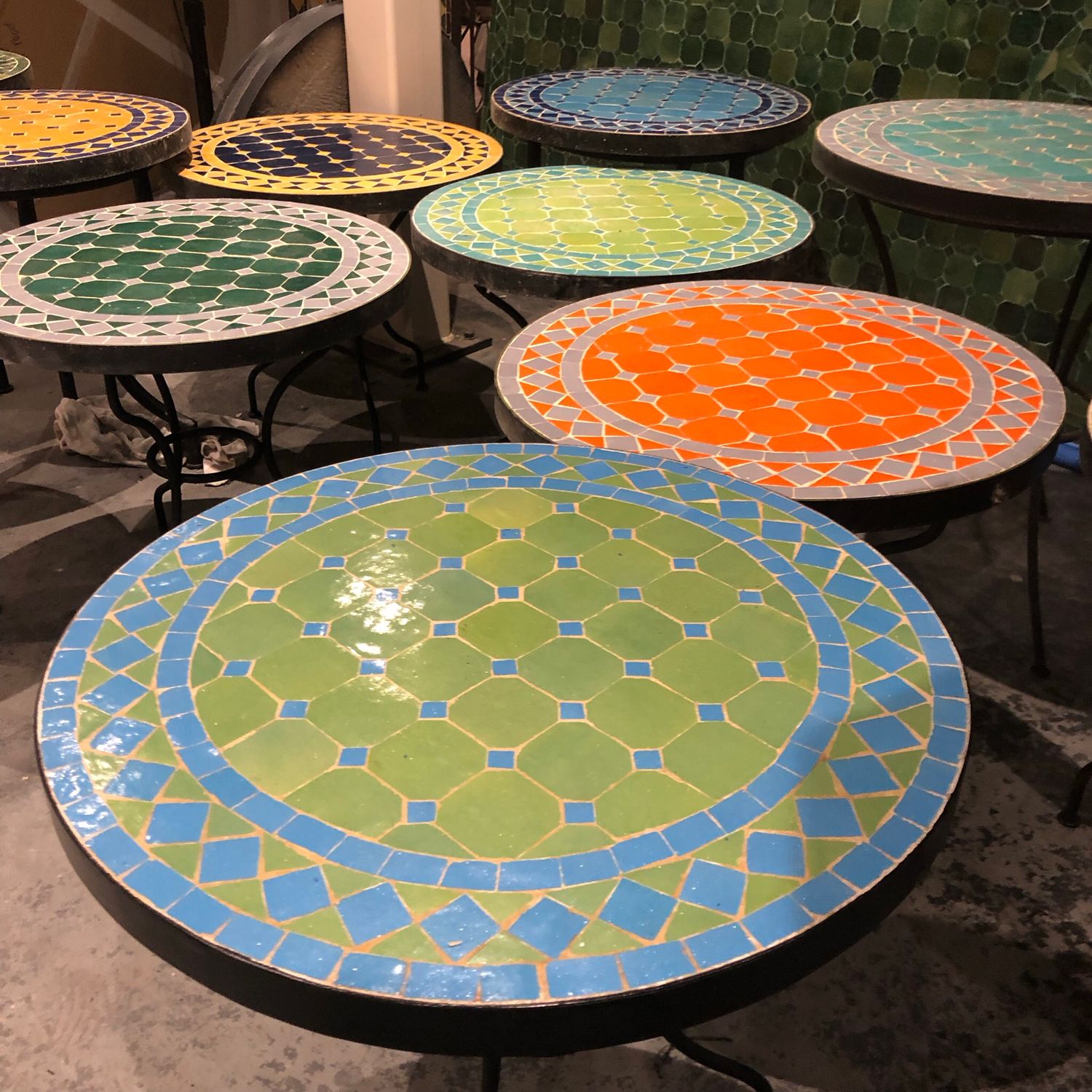 Marokkaanse Mozaiek tafel (blad) 50 cm Appelgroen- Turqouise Handgemaakt — detail 3