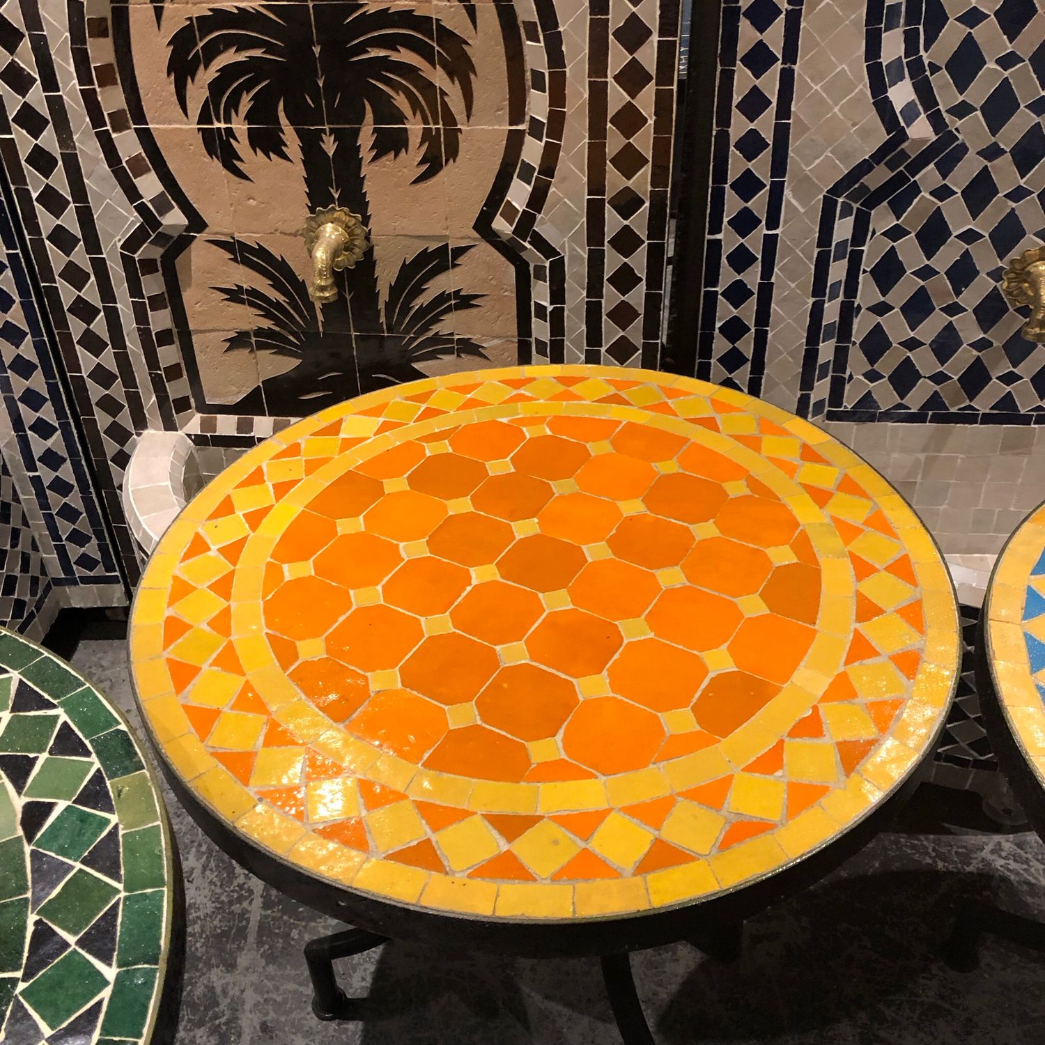 Marokkaanse Mozaiek tafel (blad) 50 cm Oranje-Geel Handgemaakt — detail 3