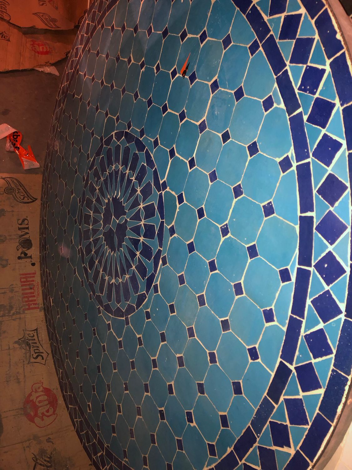 Marokkaanse Mozaiek tafel (blad) Met ROZET 100 cm Turqouise-Blauw — detail 7