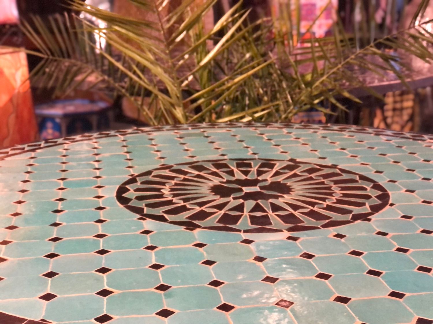 Marokkaanse Mozaiek tafel (blad) Met ROZET 100 cm Zeegroen-Zwart — detail 2