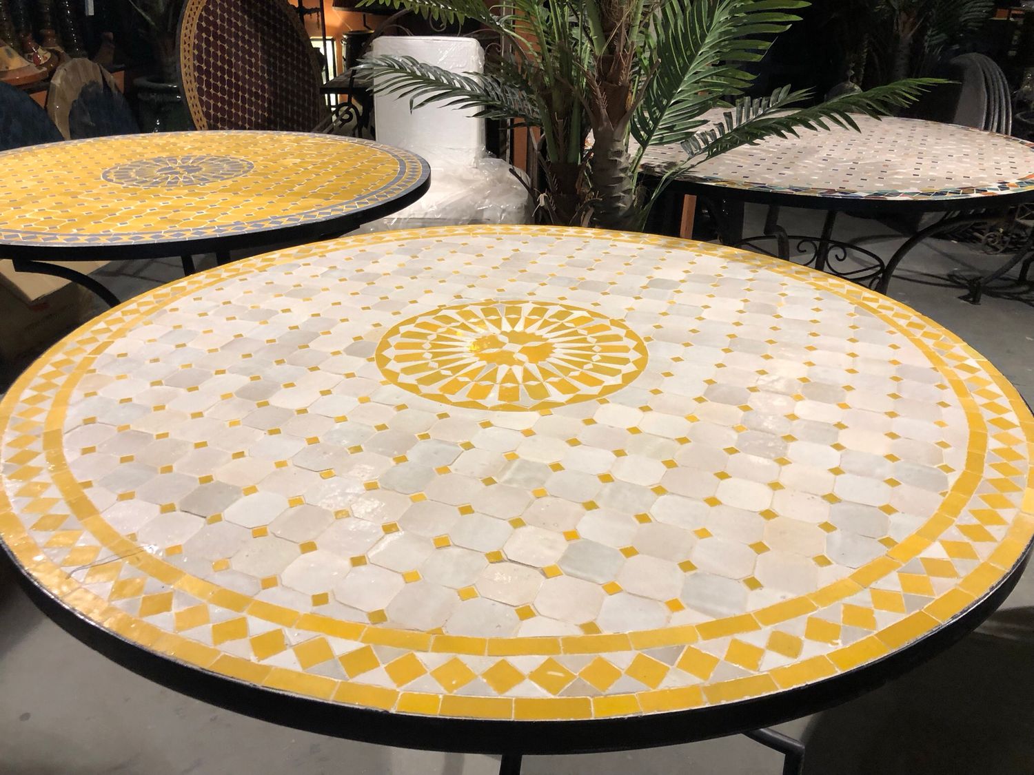 Marokkaanse Mozaiek tafel (blad) Met ROZET 120 cm Creme-Geel Marokkaanse Mozaiek tafel (blad) Met ROZET 120 cm Creme-Geel