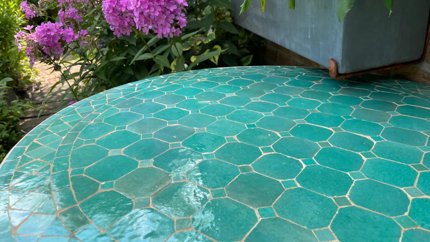 Marokkaanse Mozaiek tafel (blad) Met ROZET 120 cm Zeegroen Uni Handgemaakt — detail 2