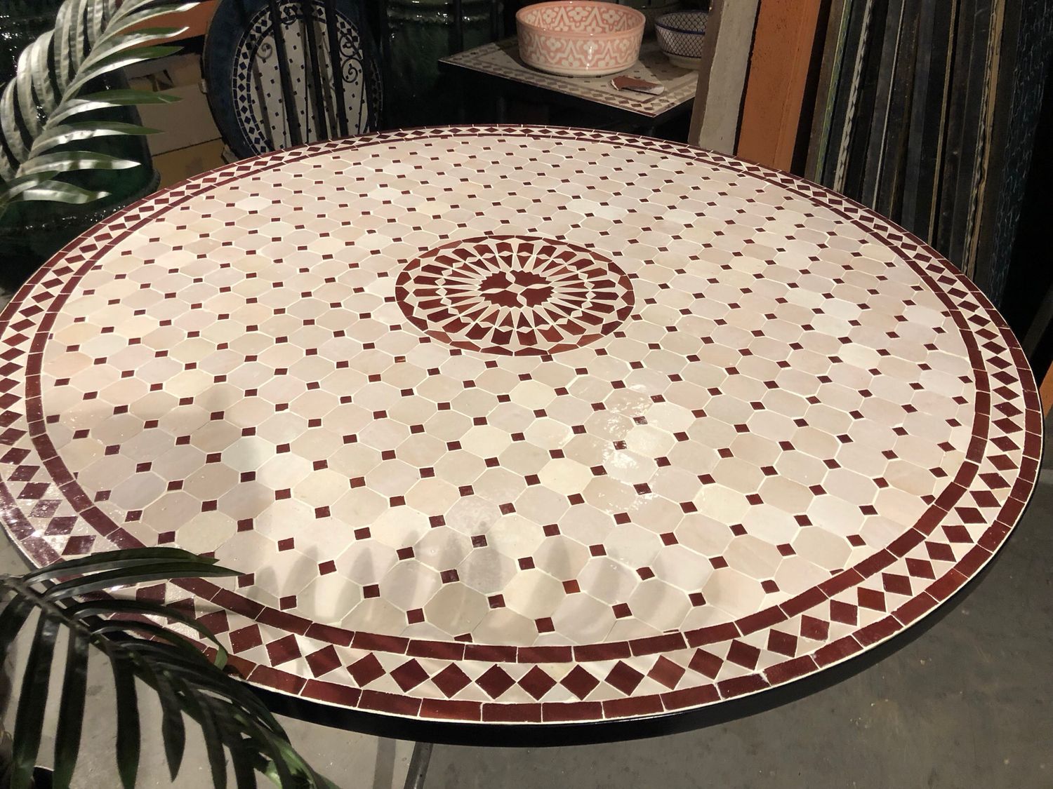 Marokkaanse Mozaiek tafel (blad) Met ROZET 140 cm Creme-Rood bordeaux Marokkaanse Mozaiek tafel (blad) Met ROZET 140 cm Creme-Rood bordeaux