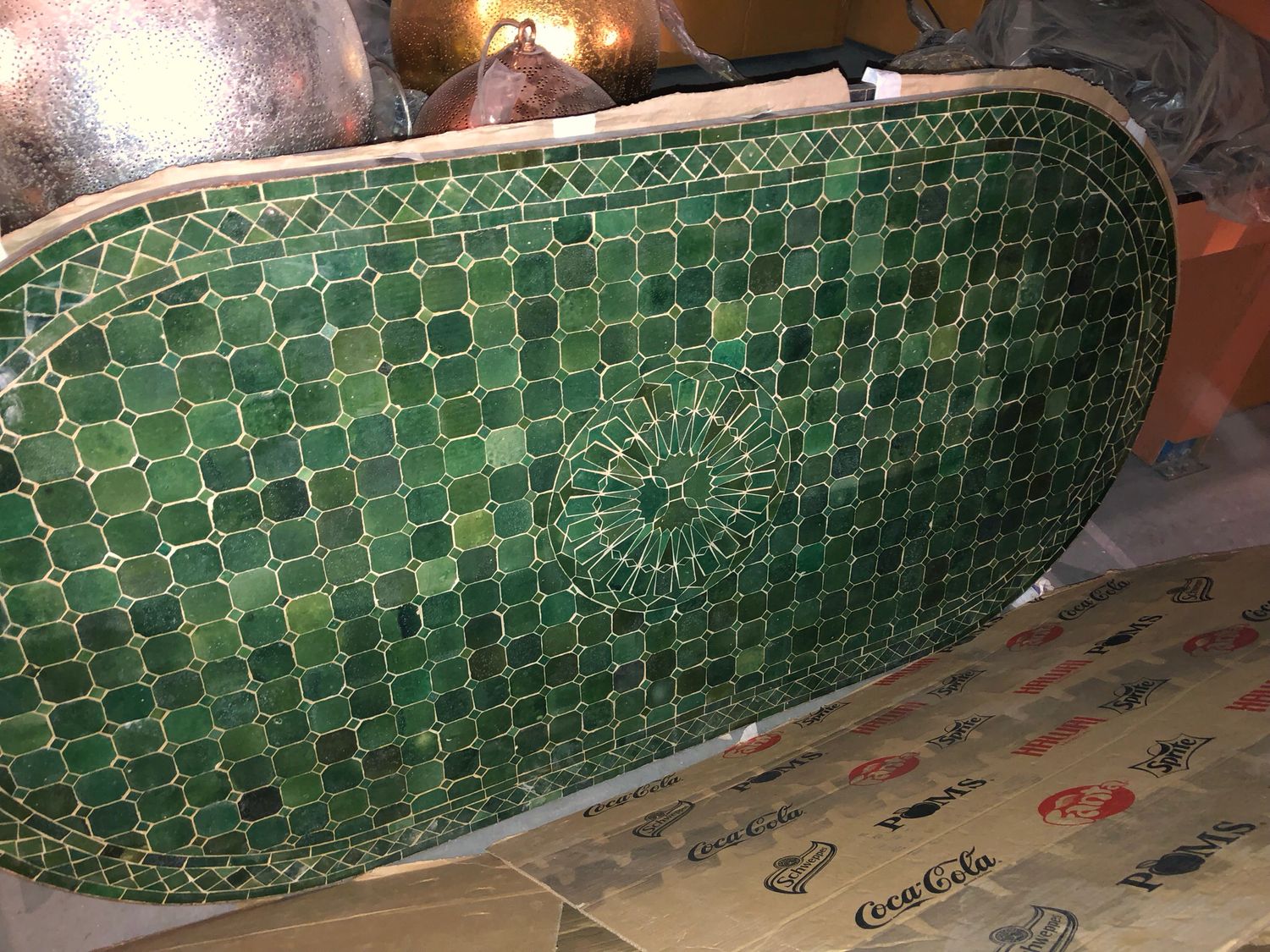 Marokkaanse Mozaiektafel 180 cm Ovaal Inclusief Beste Onderstel en Afwerking ! LICHTGEWICHT 35 KG — detail 2