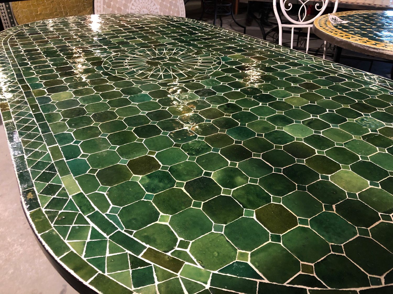 Marokkaanse Mozaiektafel 180 cm Ovaal Inclusief Beste Onderstel en Afwerking ! LICHTGEWICHT 35 KG — detail 3