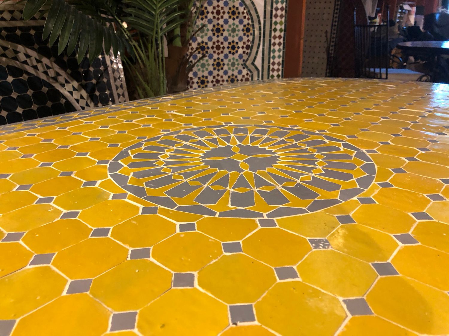 Marokkaanse Mozaiektafel 180 cm Ovaal Inclusief Beste Onderstel en Afwerking ! — detail 7
