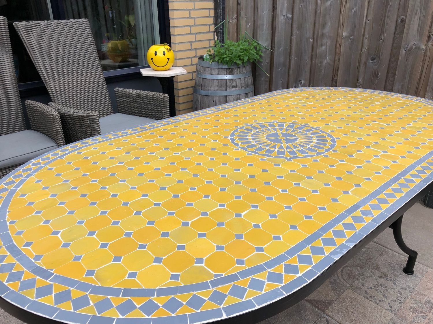 Marokkaanse Mozaiektafel 180 cm Ovaal Inclusief Beste Onderstel en Afwerking ! Marokkaanse Mozaiektafel 180 cm Ovaal Inclusief Beste Onderstel en Afwerking !