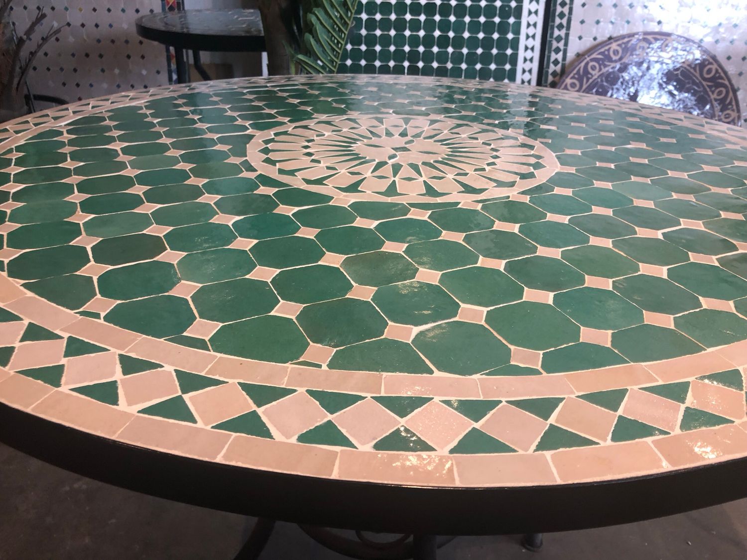 Marokkaanse Mozaiek tafel (blad) Met ROZET 100 cm Zeegroen-Creme — detail 3