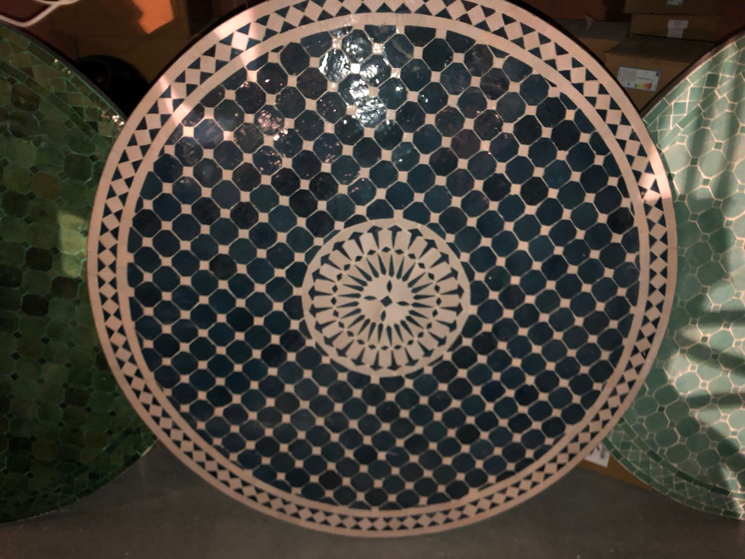 Marokkaanse Mozaiek tafel (blad) Met ROZET  120 cm  Petrolblauw-Wit