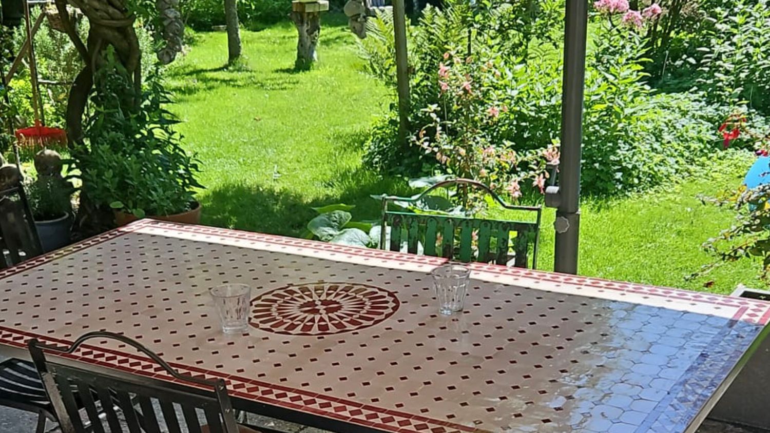 Marokkaanse Mozaiek tafel (blad) Met ROZET 200x100 cm Cement Creme - Bordeaux rood / 140 KG — detail 3