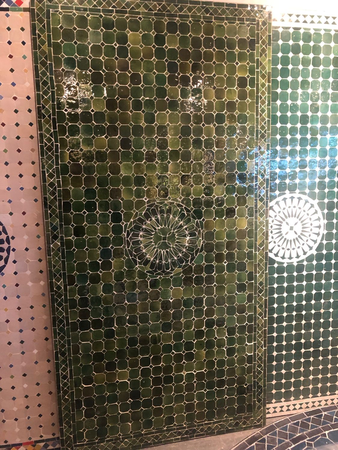 Marokkaanse Mozaiek tafel (blad) Met ROZET 200x100 cm Tamegroute Groen Lichtgewicht / 50 KG — detail 3