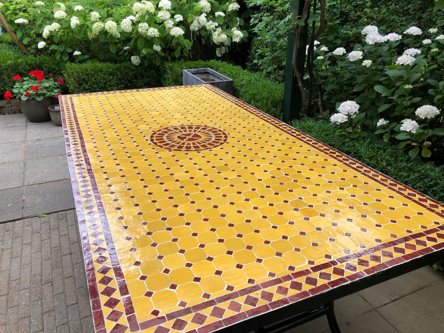 Marokkaanse Mozaiek tafel (blad) Met ROZET 200x100 cm Geel-Rood/ Lichtgewicht / 45 KG Marokkaanse Mozaiek tafel (blad) Met ROZET 200x100 cm Geel-Rood/ Lichtgewicht / 45 KG