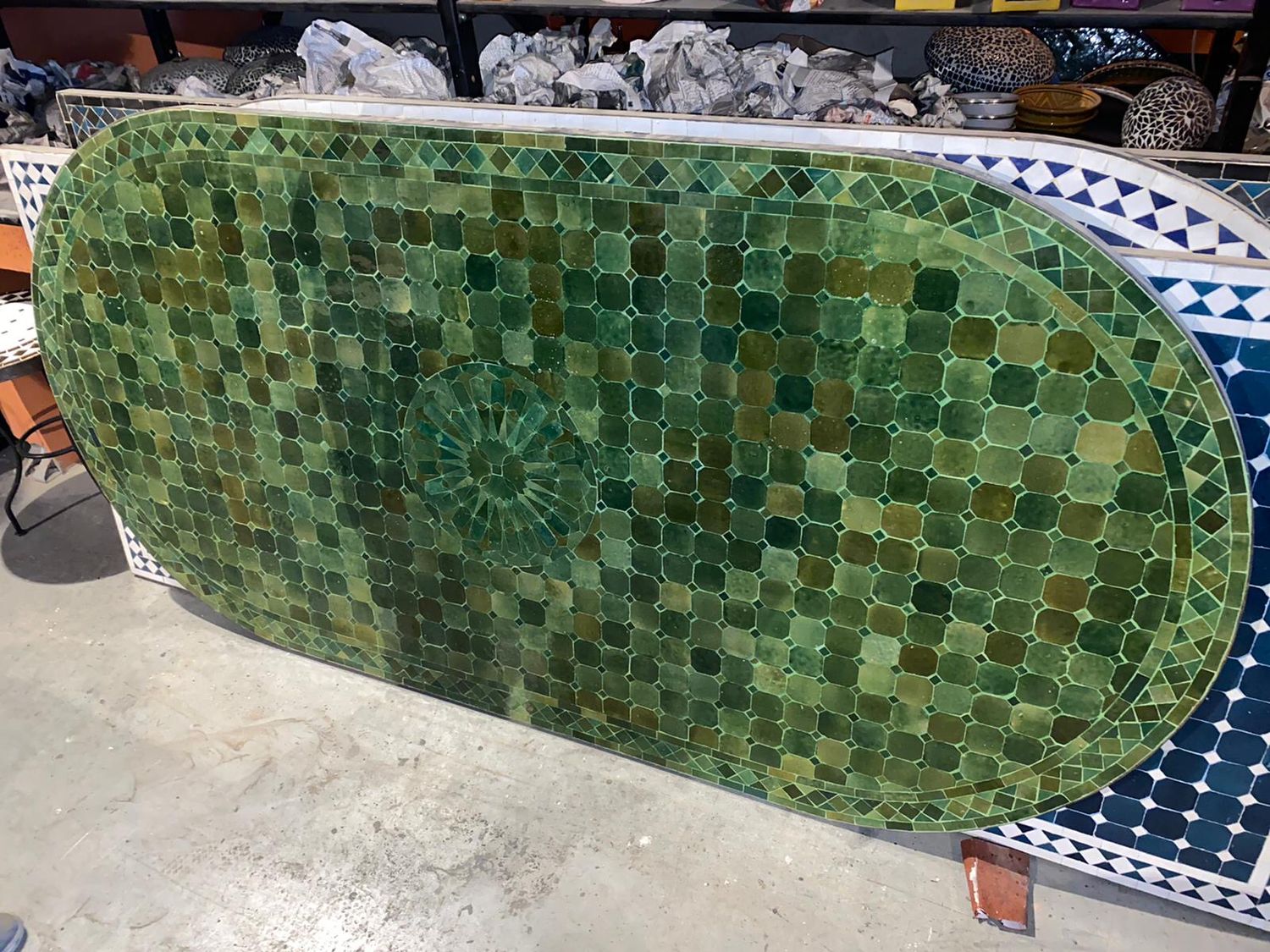 Marokkaanse Mozaiek tafel (blad) Met ROZET 200x100 cm Ovaal  Bordeaux rood-Wit/ Lichtgewicht  / 45 KG