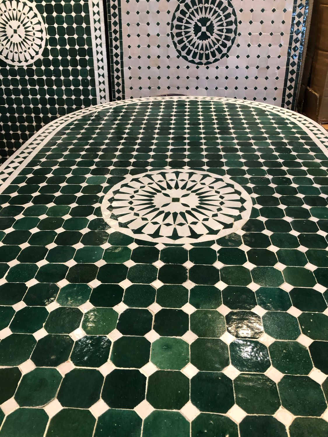 Marokkaanse Mozaiek tafel (blad) Met ROZET 200x100 cm Ovaal Groen-Wit/ Lichtgewicht / 45 KG — detail 4