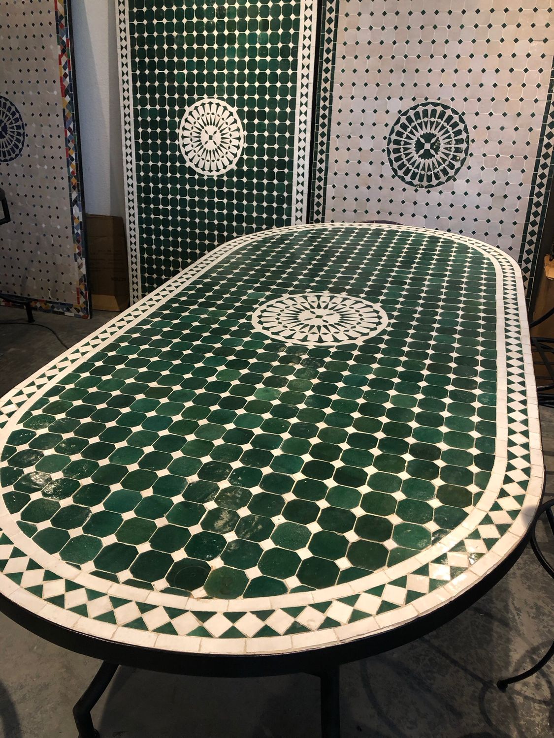 Marokkaanse Mozaiek tafel (blad) Met ROZET 200x100 cm Ovaal Groen-Wit/ Lichtgewicht / 45 KG — detail 3