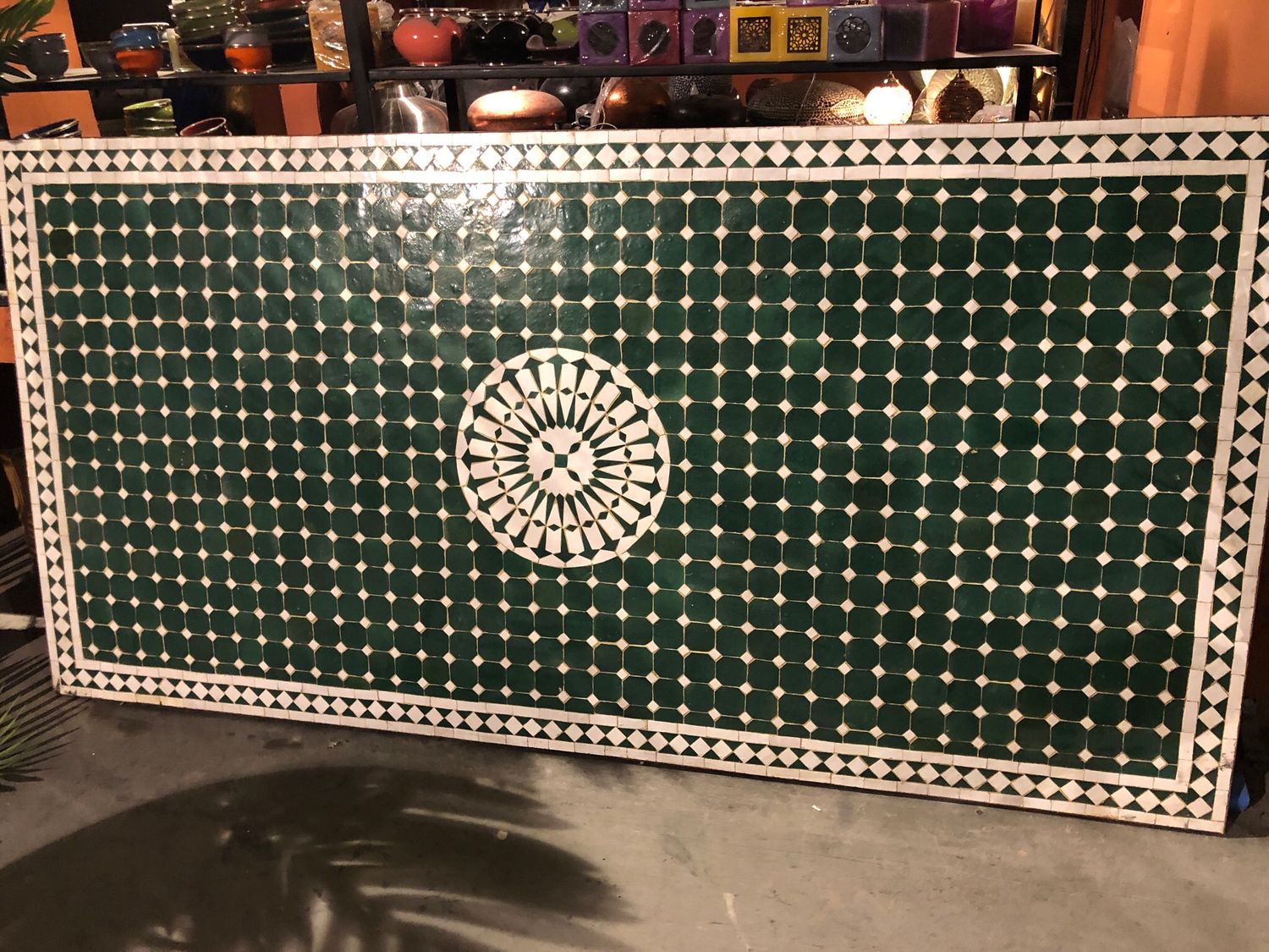 Marokkaanse Mozaiek tafel (blad) Met ROZET 200x100 cm Groen-wit/ Lichtgewicht / 39 KG — detail 2