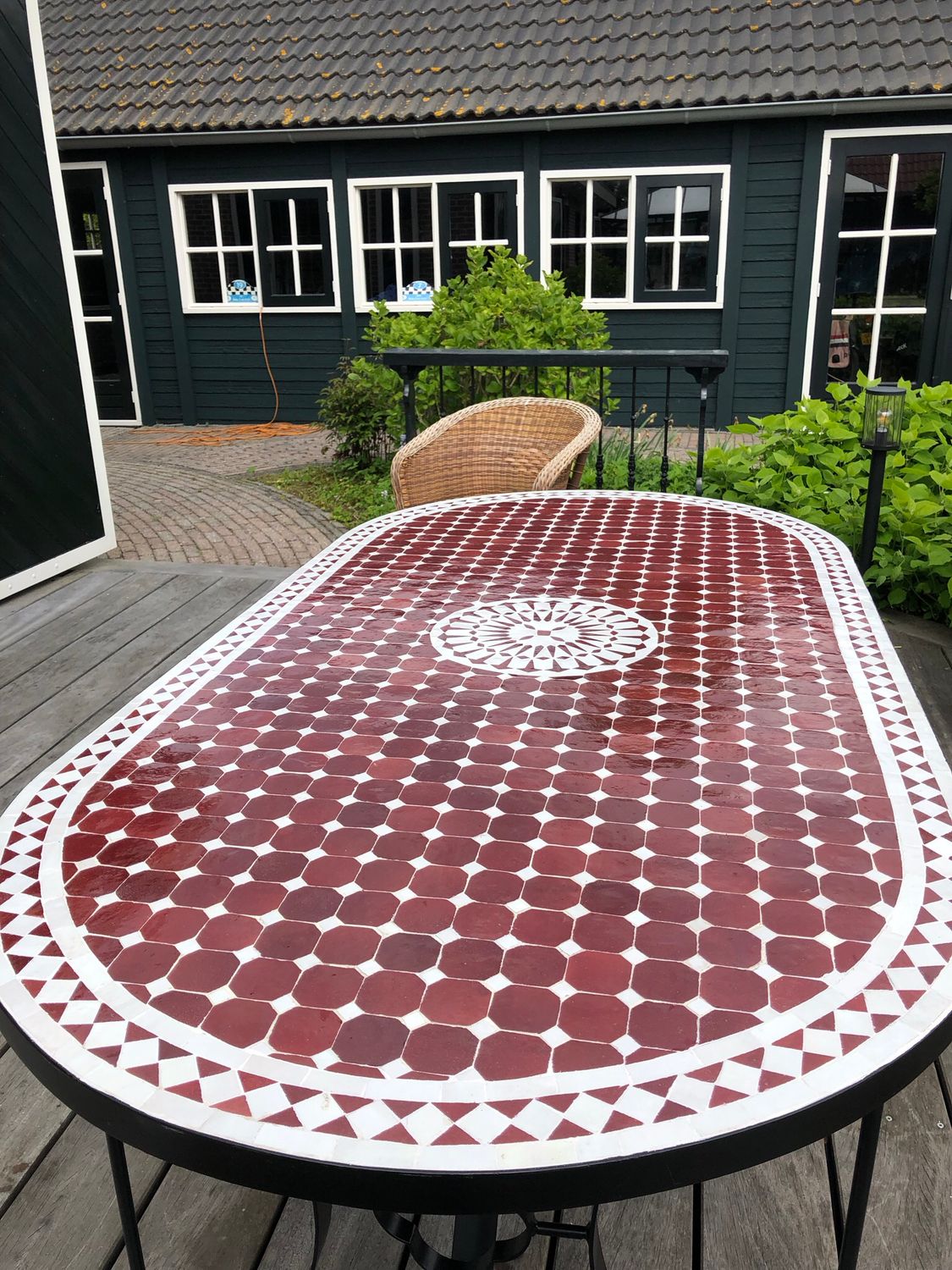 Marokkaanse Mozaiek tafel (blad) Met ROZET 200x100 cm Ovaal Bordeaux rood-Wit/ Lichtgewicht / 45 KG — detail 7