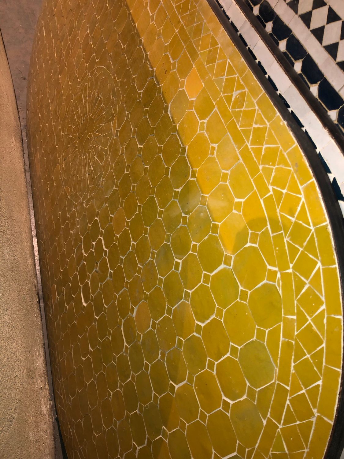 Marokkaanse Mozaiektafel 180 cm Ovaal Inclusief Beste Onderstel en Afwerking !