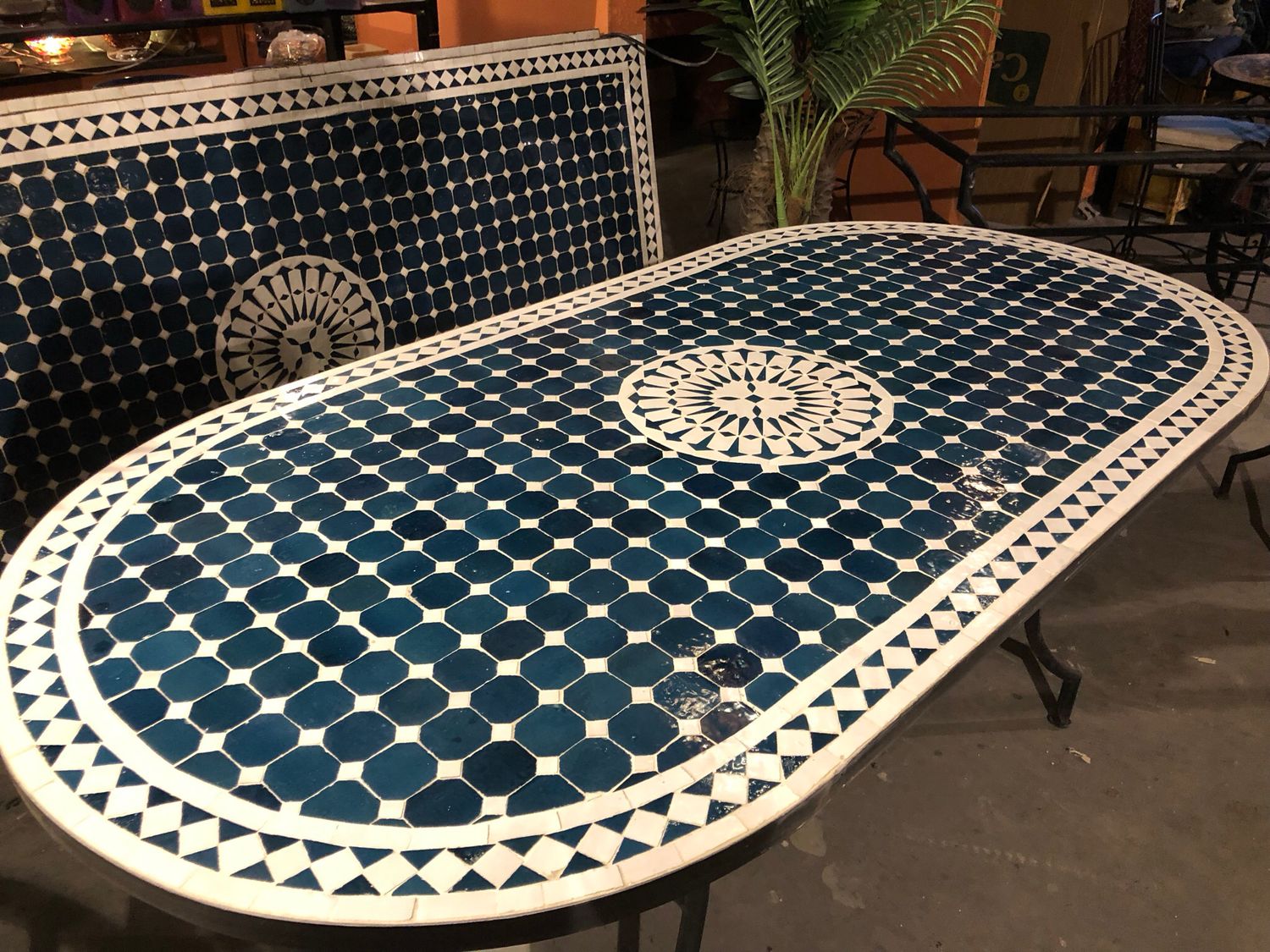 Marokkaanse Mozaiektafel 180 cm Ovaal Petrolblauw-Wit Inclusief Beste Onderstel en Afwerking ! — detail 4