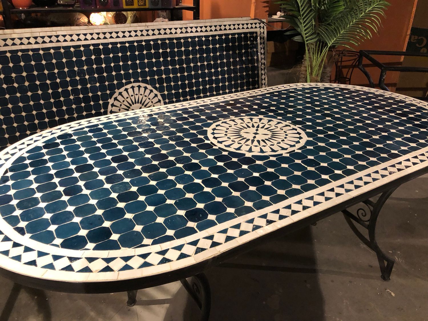 Marokkaanse Mozaiektafel 180 cm Ovaal Petrolblauw-Wit Inclusief Beste Onderstel en Afwerking ! Marokkaanse Mozaiektafel 180 cm Ovaal Petrolblauw-Wit Inclusief Beste Onderstel en Afwerking !