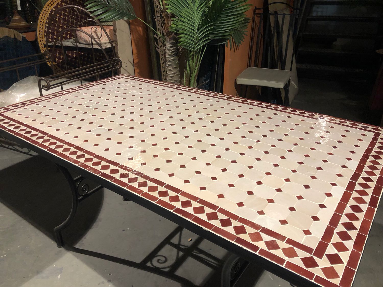 Handgemaakte Marokkaanse Mozaiek tafel (blad) - 140 x 80 cm Creme-Bordeauxrood Handgemaakt — detail 3