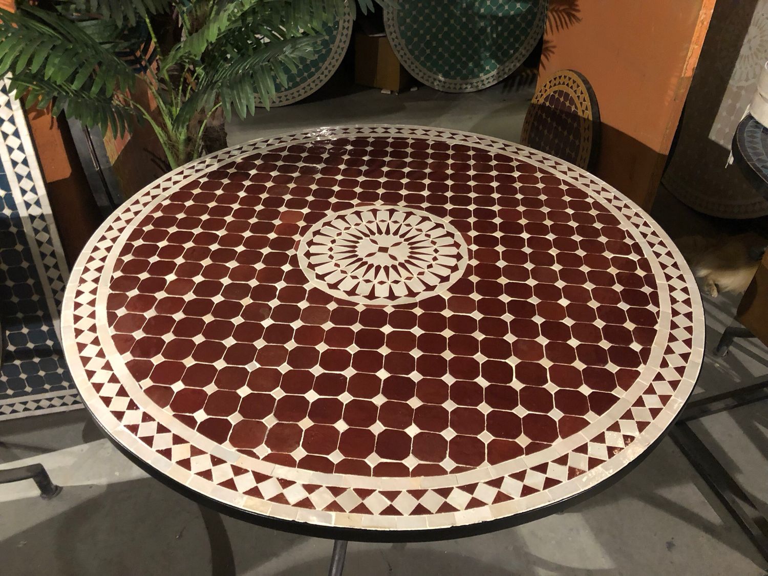 Marokkaanse Mozaiek tafel (blad) Met ROZET Bordeaux rood-Creme 120 cm Nw — detail 3