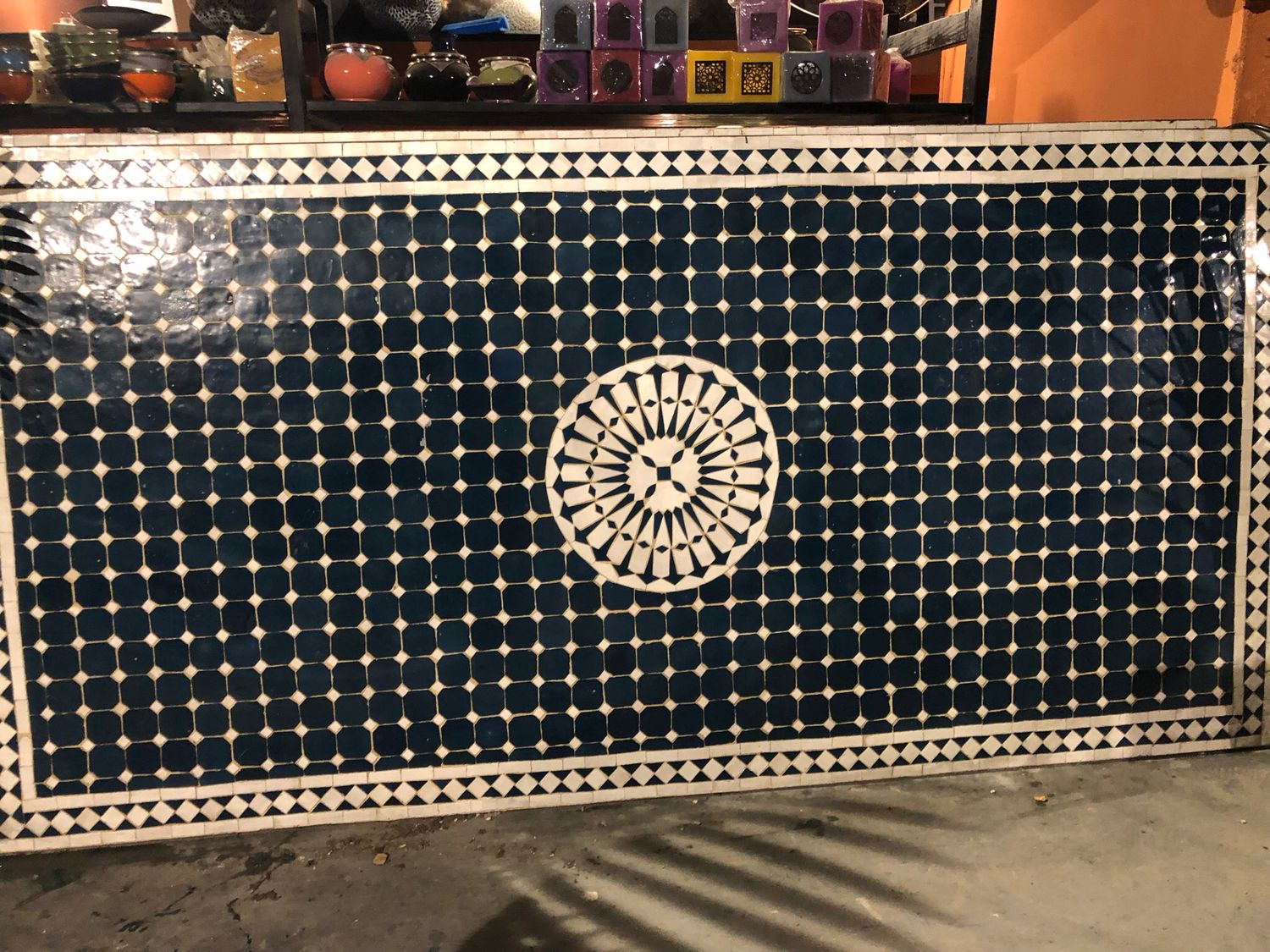 Marokkaanse Mozaiek tafel (blad) Met ROZET 200x100 cm Petrolblauw-wit/ Lichtgewicht / 39 KG — detail 2