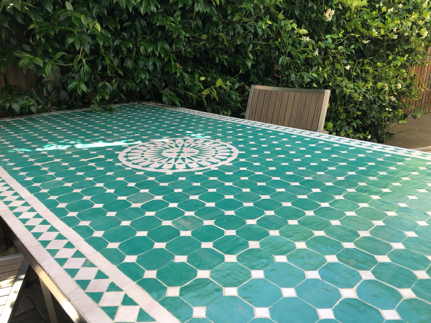 Marokkaanse Mozaiek tafel (blad) Met ROZET 200x100 cm Zeegroen Uni / Lichtgewicht / 50 KG — detail 2
