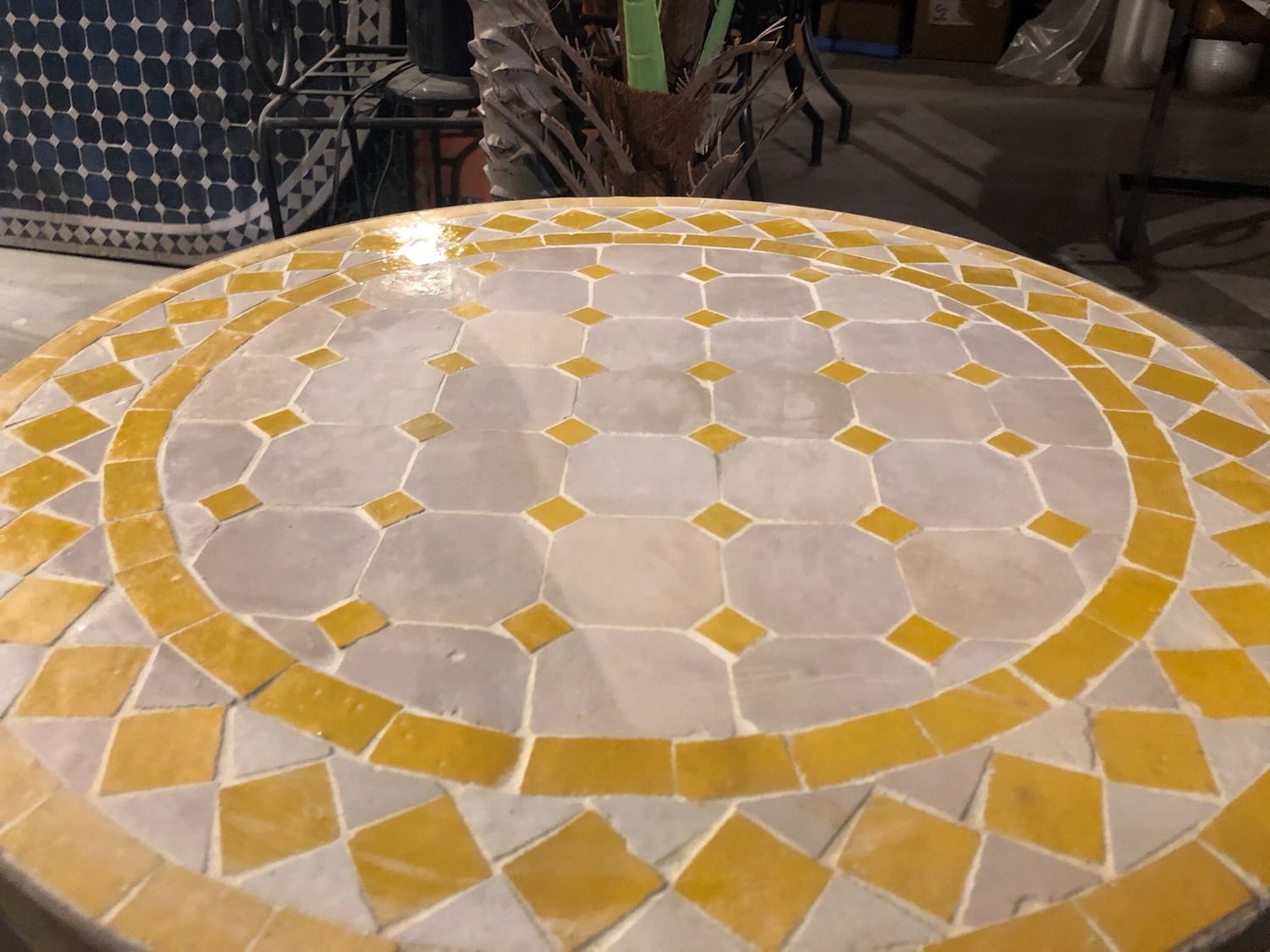Marokkaanse Mozaiek tafel (blad) 50 cm Creme-Geel Handgemaakt — detail 2