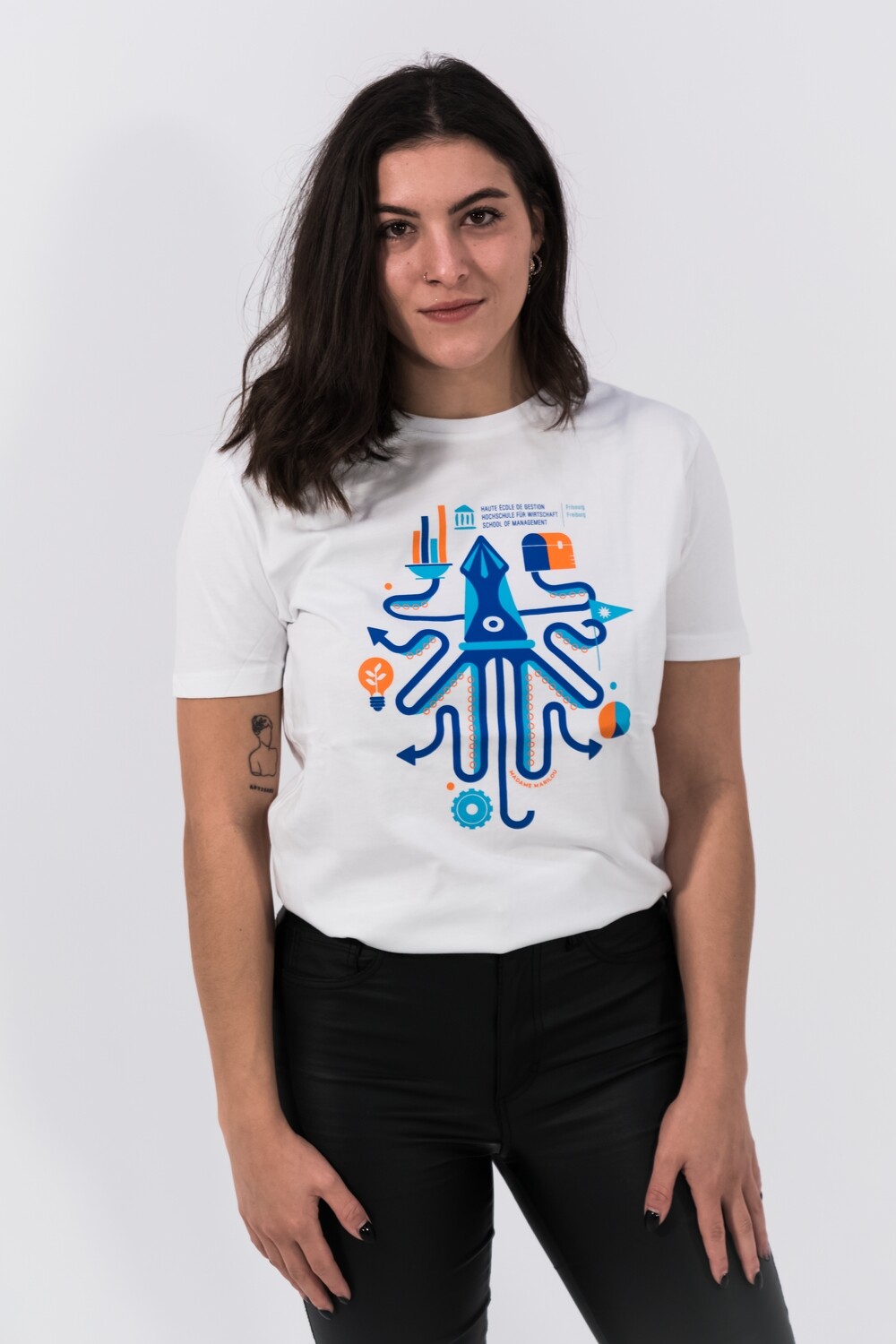 T-Shirt feat. Madame Marilou - women, Design: Calamar - HEG-FR
