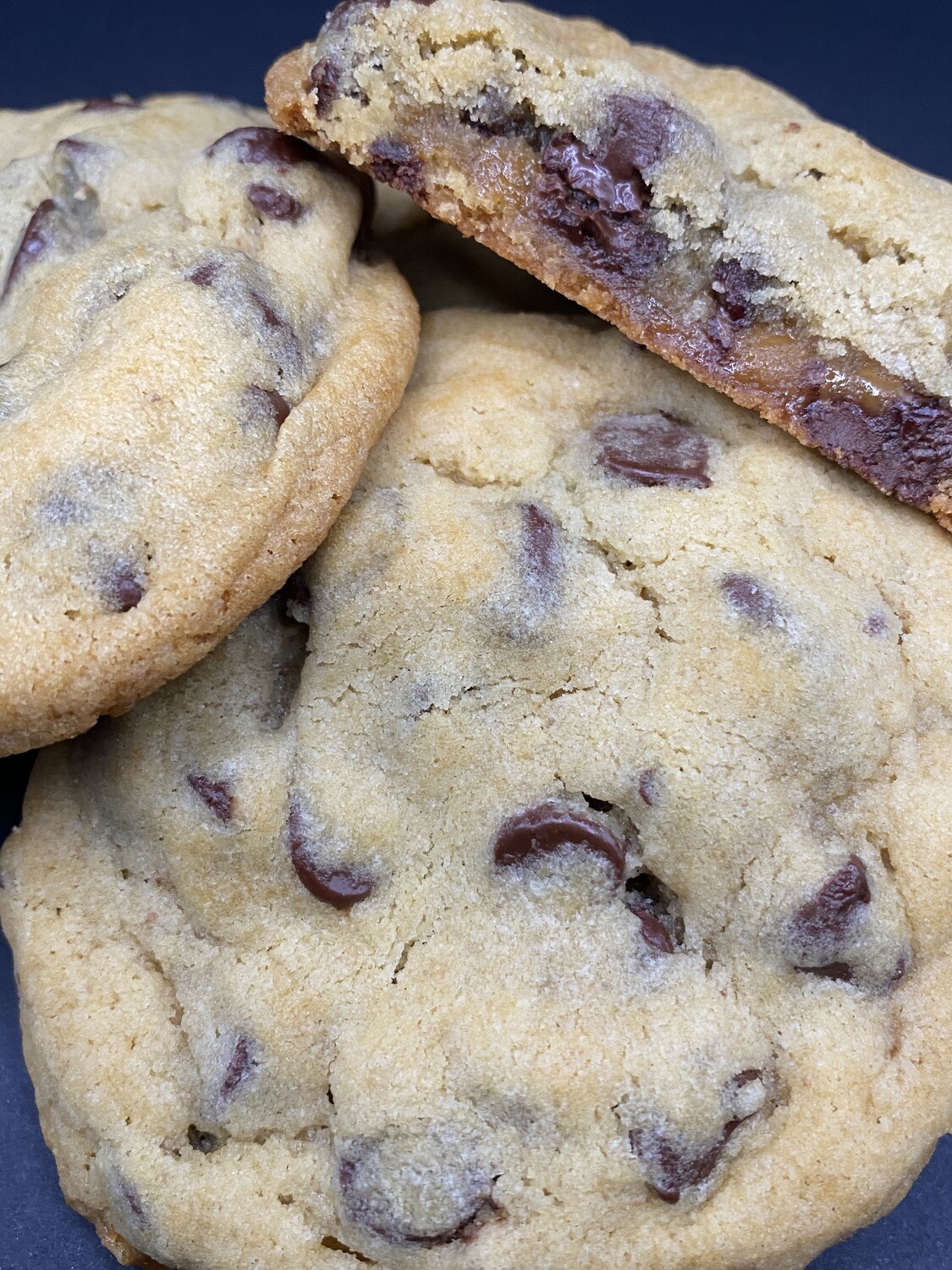 12 Chocolate Chip Cookies - Small, Medium or Large
