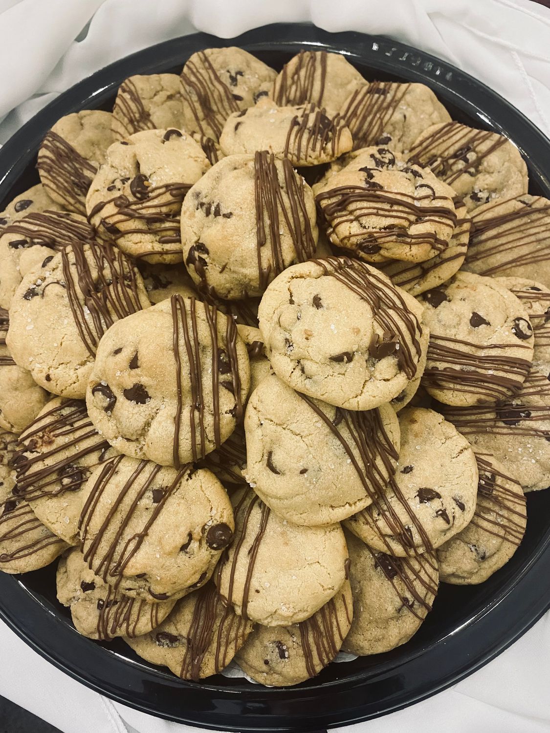 12 Chocolate Chip Cookies - Small, Medium or Large