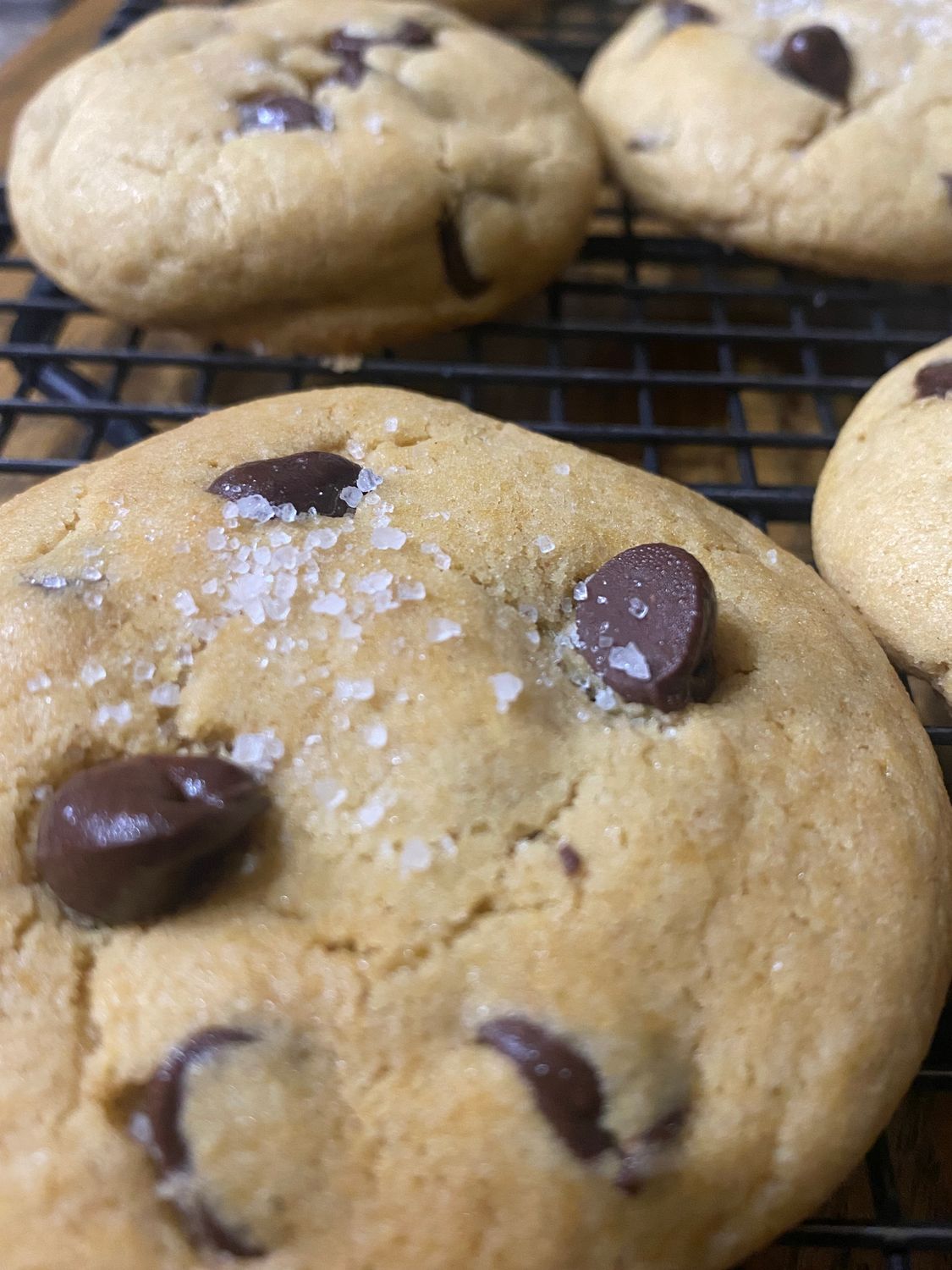 12 Chocolate Chip Cookies - Small, Medium or Large