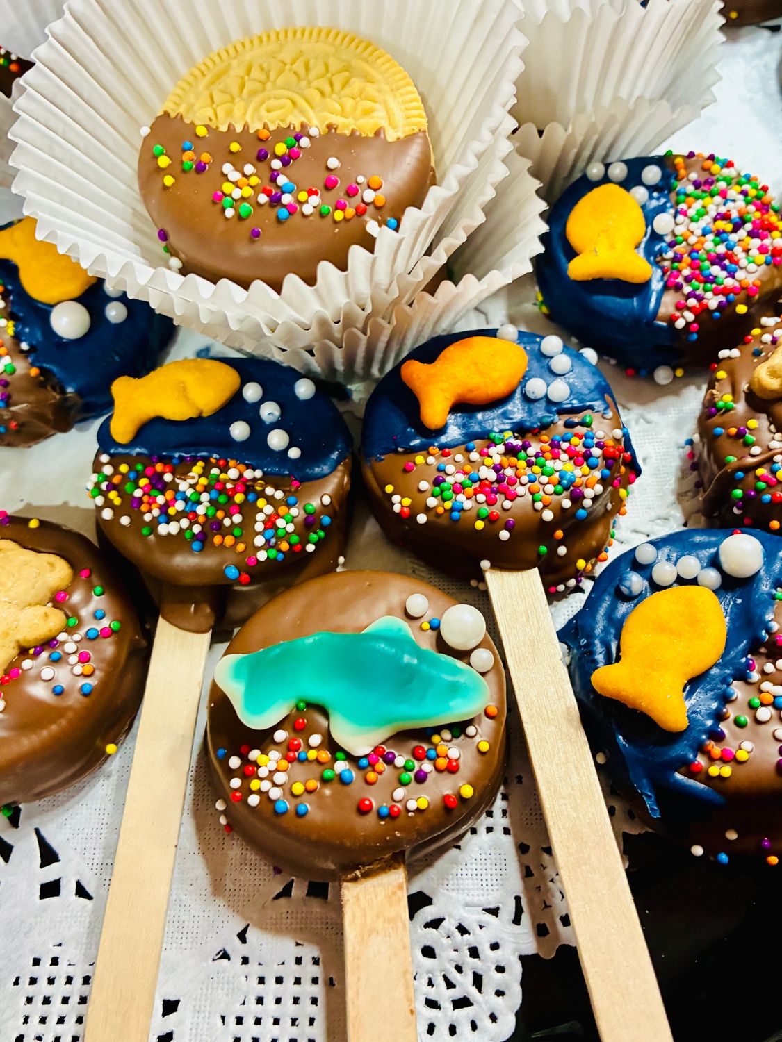 Chocolate-Covered Oreo Pops - Box of 6