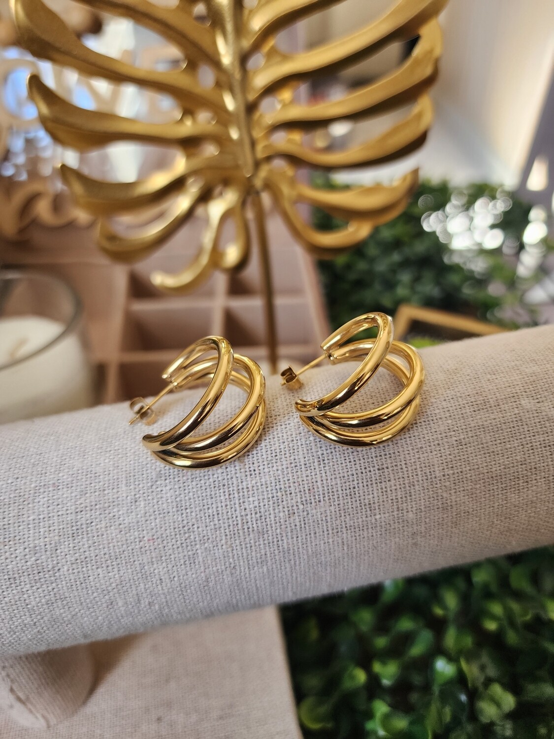 Three layer cross shaped earring