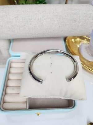 Classy open cuff silver bracelet