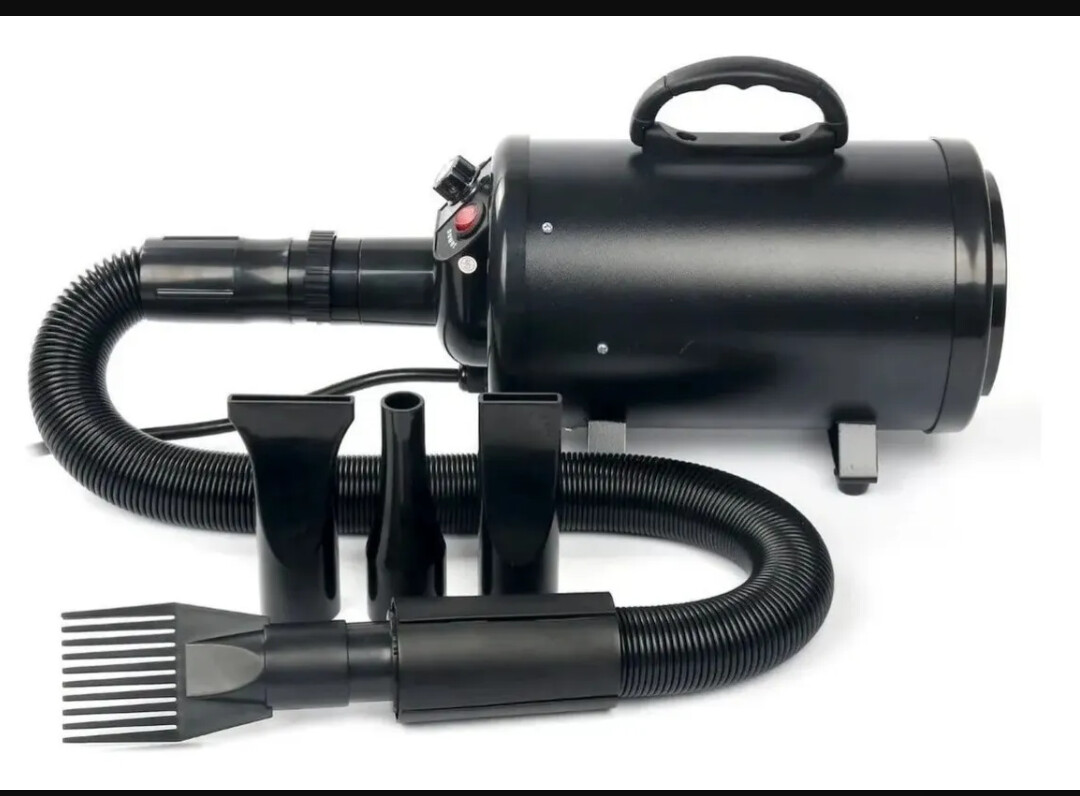 SECADORA DE VELOCIDAD REGULABLE Y CONTROL DE TEMPERATURA, POTENCIA 2,800 W Y ACCESORIOS