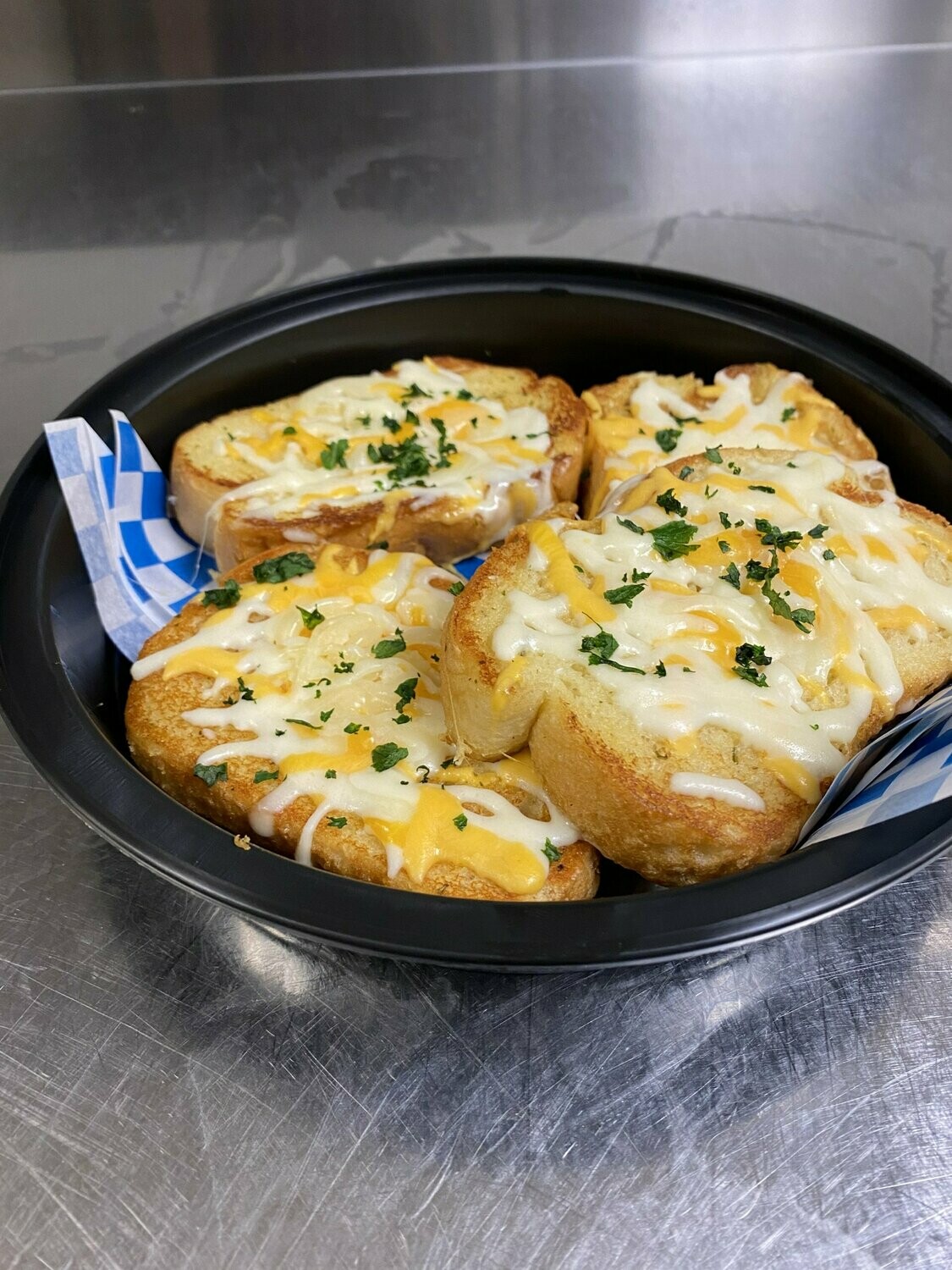 Garlic bread with cheese