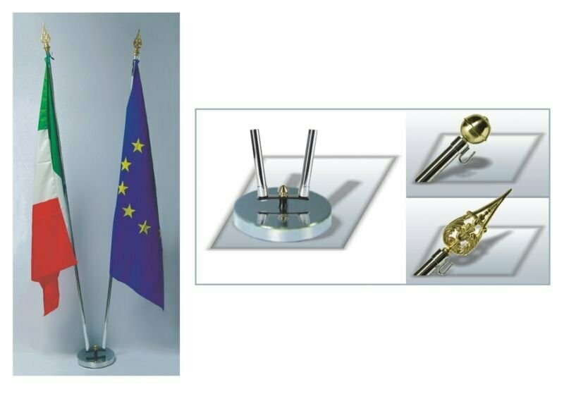 KIT DA INTERNO A 2 POSTI: BASE, BANDIERE 100X150, ASTE E LANCE