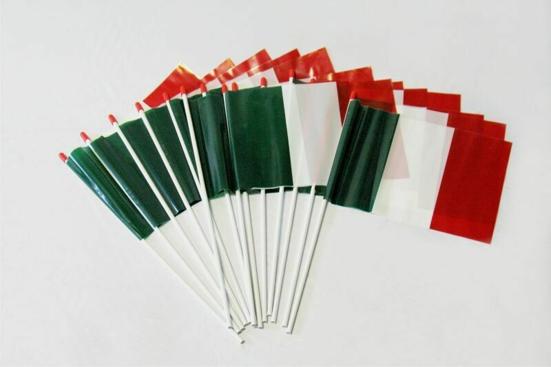 BANDIERINE ITALIA 20X30 IN PLASTICA CON ASTINA - CONF. 50PZ.